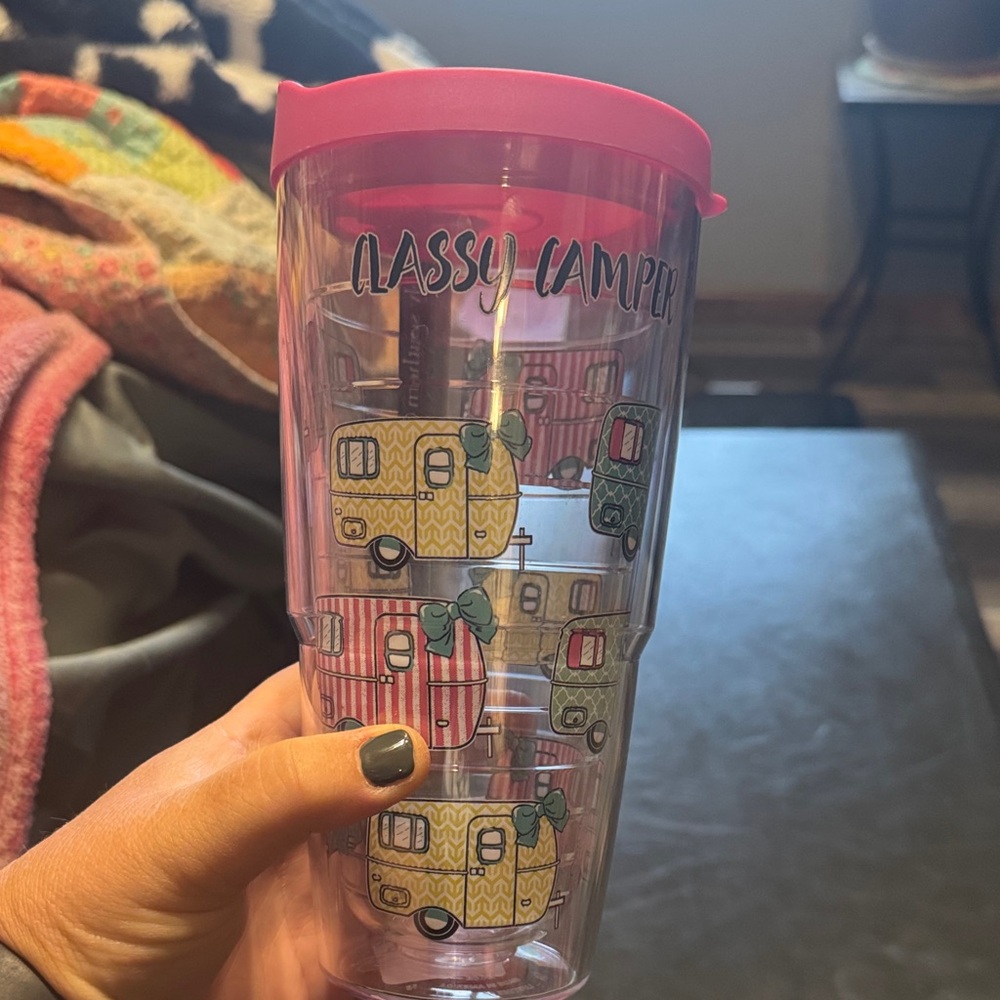 Tervis Tumbler with Pink Lid and Camper Design - Picture 5 of 7